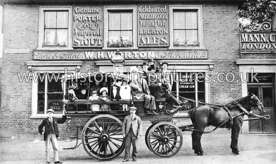 Bell Inn, Bell Corner, Forest Road, Walthamstow, London. c.1900